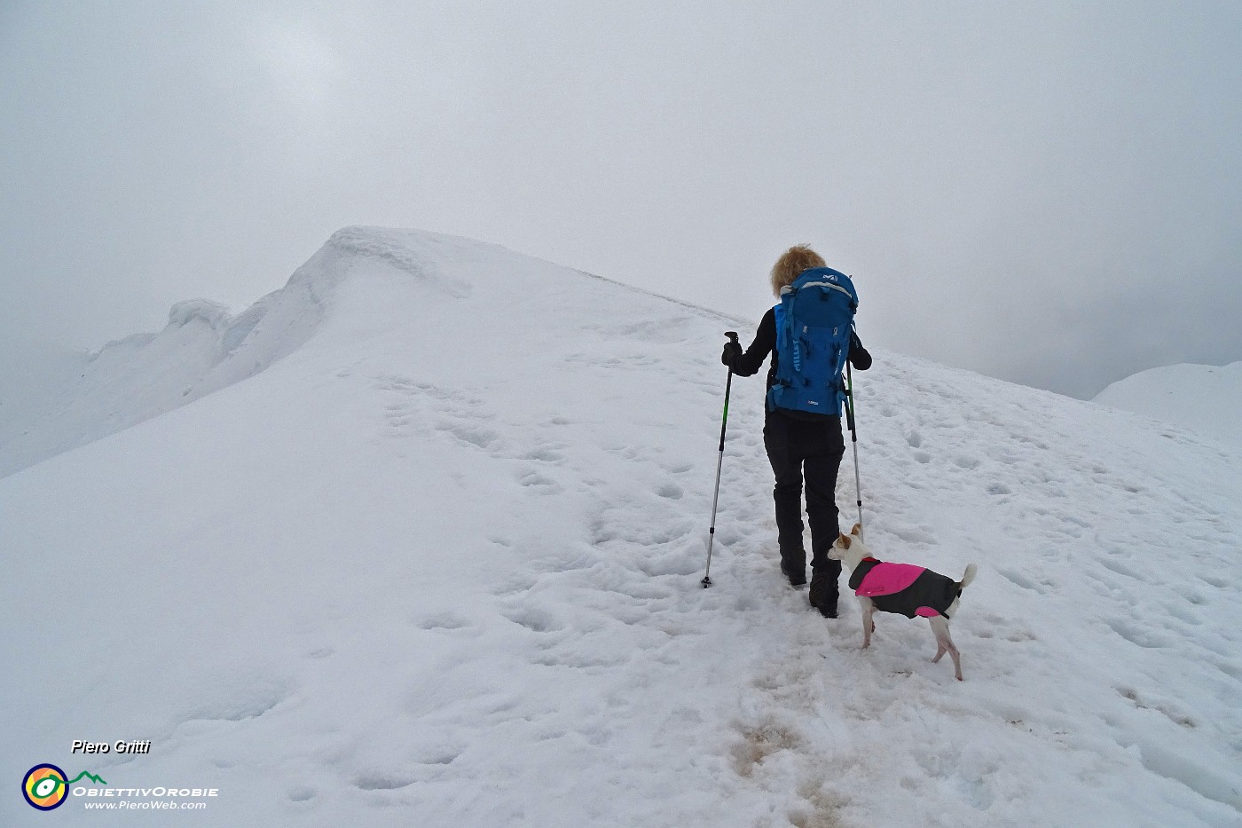 40 Avanti nella neve e nella nebbia....JPG -                                